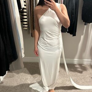 Elegant White One-Shoulder Dress